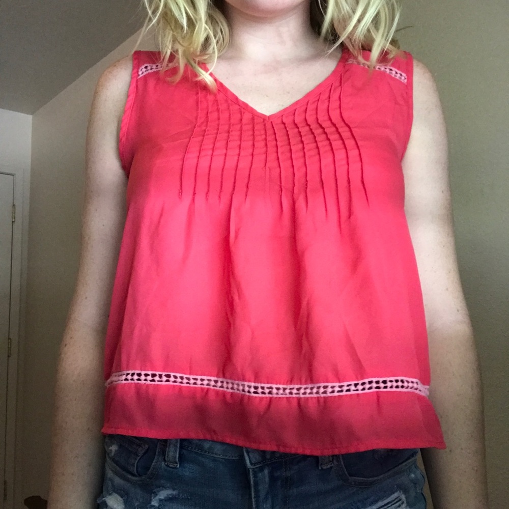 pink top